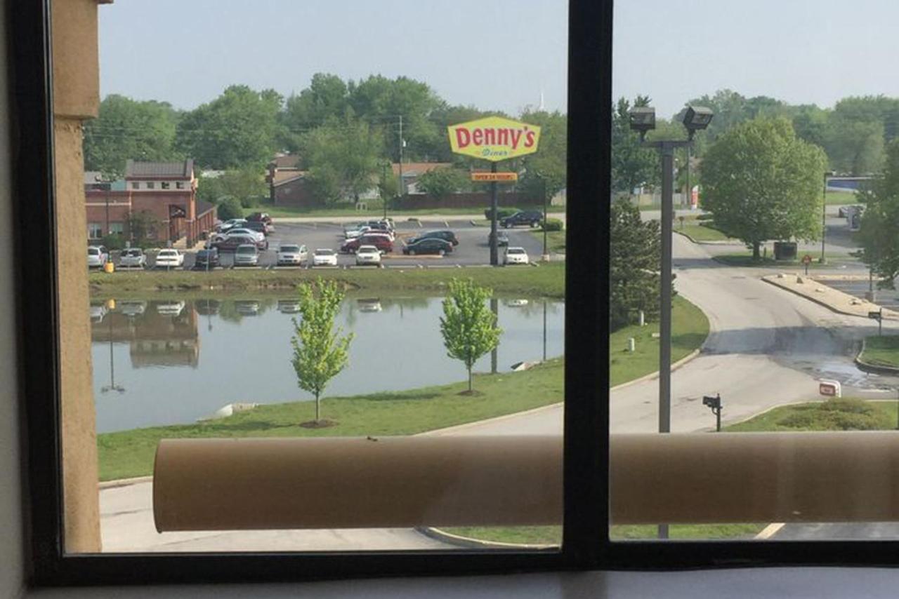 La Quinta Inn By Wyndham Indianapolis East-Post Drive Exterior photo