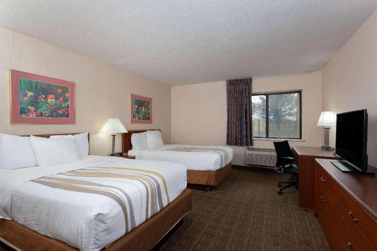 La Quinta Inn By Wyndham Indianapolis East-Post Drive Exterior photo