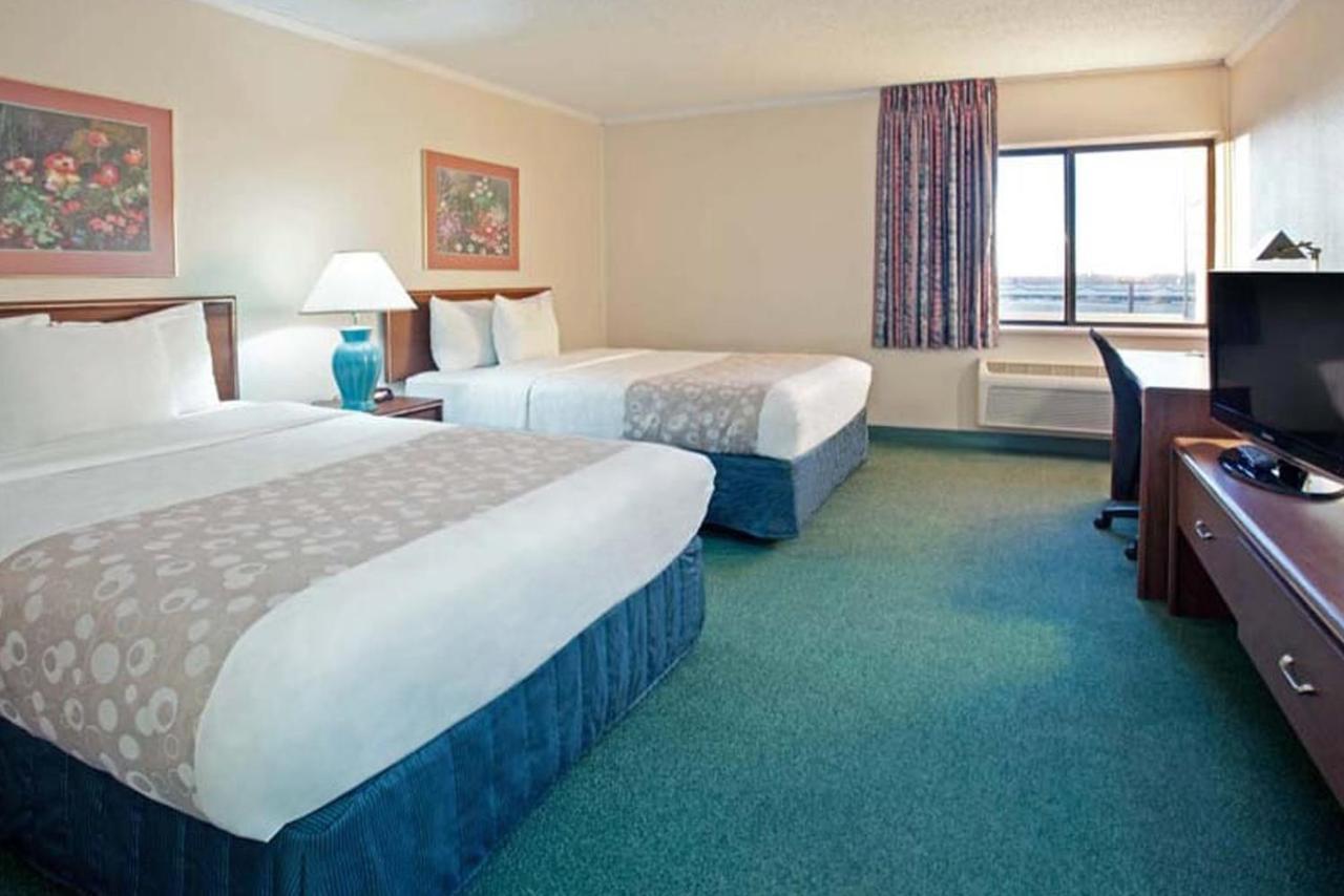 La Quinta Inn By Wyndham Indianapolis East-Post Drive Exterior photo