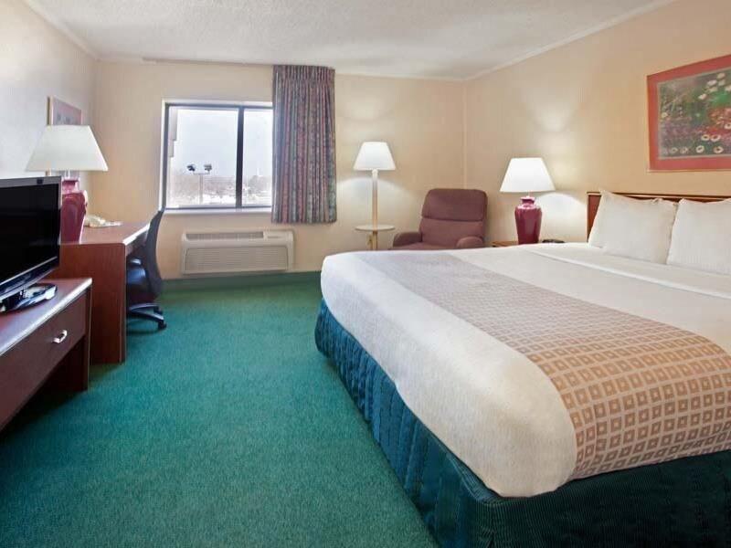 La Quinta Inn By Wyndham Indianapolis East-Post Drive Exterior photo