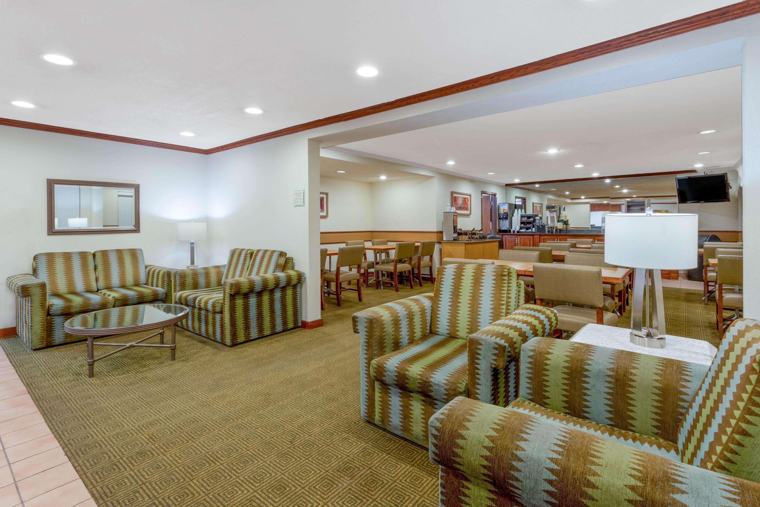 La Quinta Inn By Wyndham Indianapolis East-Post Drive Exterior photo