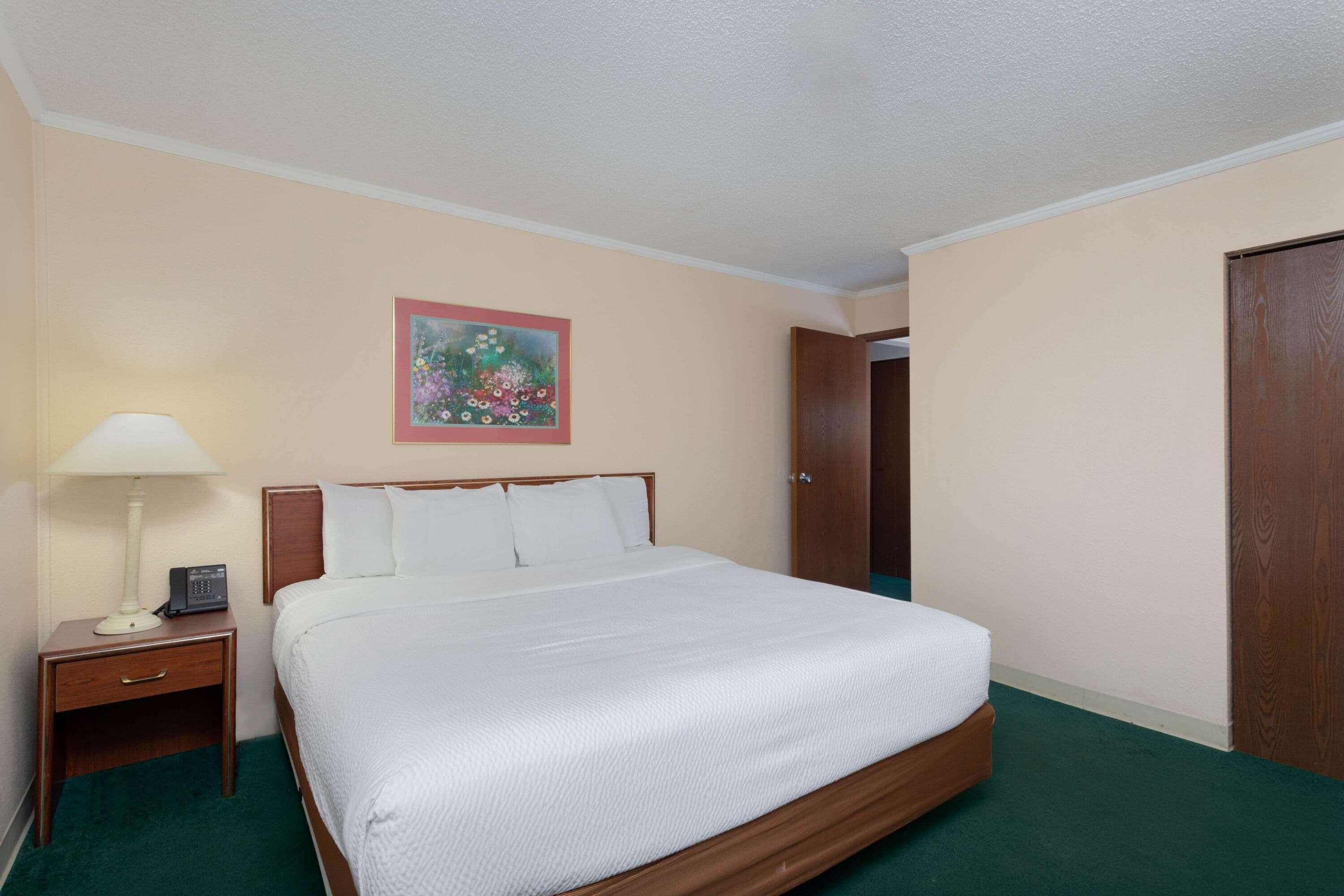 La Quinta Inn By Wyndham Indianapolis East-Post Drive Exterior photo