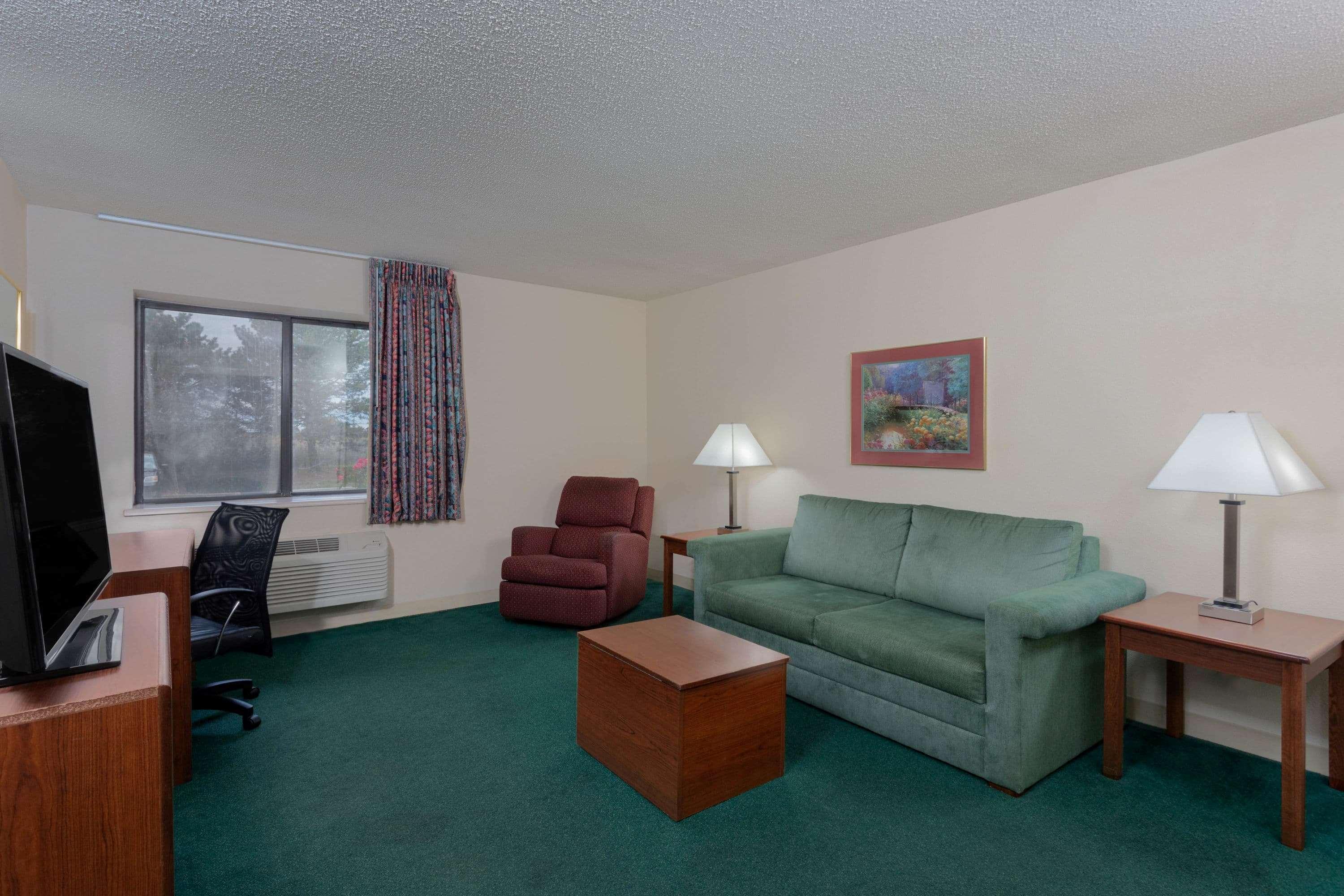 La Quinta Inn By Wyndham Indianapolis East-Post Drive Exterior photo
